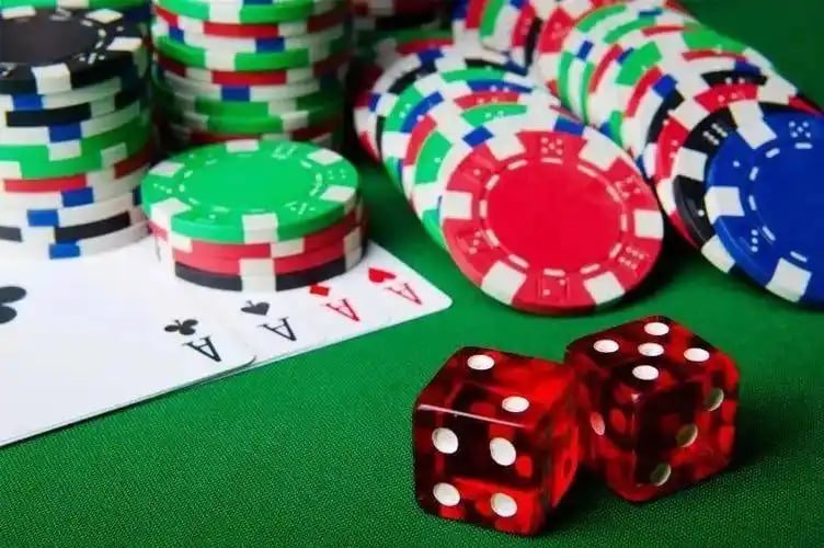 Người chơi Việt Nam tham gia nổ hũ jackpot trực tuyến tại 66win33 trên điện thoại